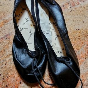 Capezio brand new ballet slippers